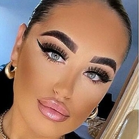 Rosie-May Çıplak