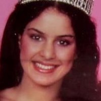 Ruth Zakarian Çıplak