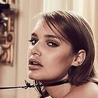 Sabina Toet Çıplak