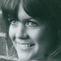 Sally Geeson Çıplak