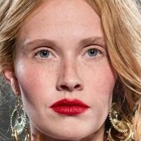 Sandra Hunke Çıplak
