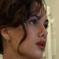 Saoirse Alicia Behzadi Çıplak