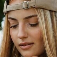 Sara Hestanislau Çıplak