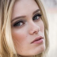 Sara Paxton Çıplak