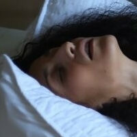 Sara Powol Çıplak