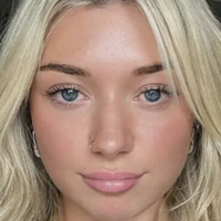 Sara Teufel Çıplak
