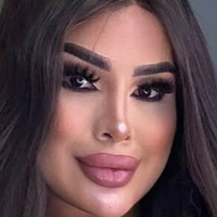 Sara Victoria Çıplak