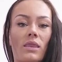 Sarah bei Mandala Çıplak