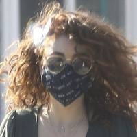 Sarah Hyland Çıplak