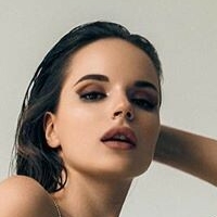 Sasha Spilberg Çıplak