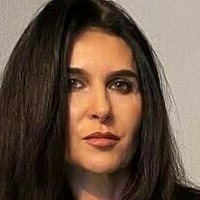 Senada Kostic Çıplak