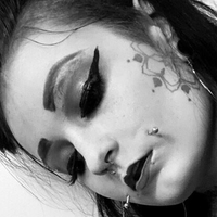 sexxmetalxbarbiex Çıplak