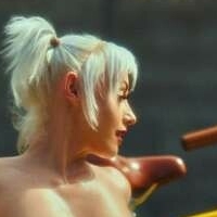 Shomda Mackay Çıplak