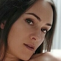Sky Bruni Çıplak