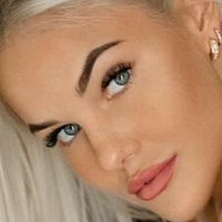 Sofya Zhuk Çıplak