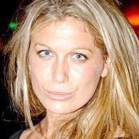 Sonya Walger Çıplak