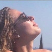 Sophia Floersch Çıplak