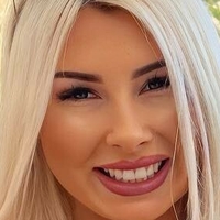 Sophie Louise Çıplak