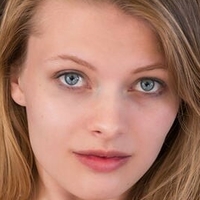Sophie Spark Çıplak