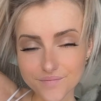 Stefanie Sutton Çıplak