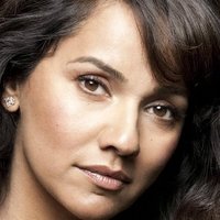 Suleka Mathew Çıplak