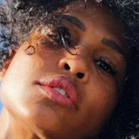 Suni Sweeney Çıplak