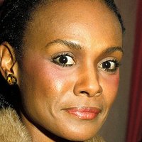 Tamara Dobson Çıplak