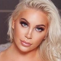 Tara Tabitha Çıplak