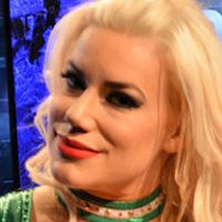 Taya Valkyrie Çıplak