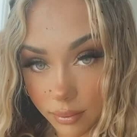 Teigan L Çıplak