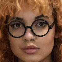 Thegirlinred0 Çıplak