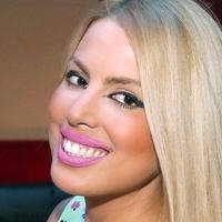 Tina Katanic Çıplak