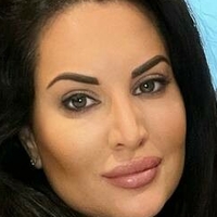 Trophy Wife Çıplak