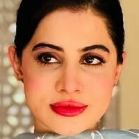 Urfi Javed Çıplak