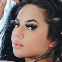 Valentina Naomi Çıplak