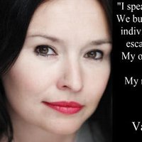 Vanessa de Largie Çıplak