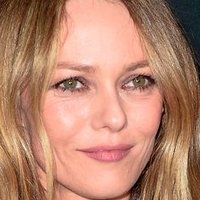 Vanessa Paradis Çıplak
