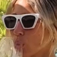 Vicky Justiz Çıplak