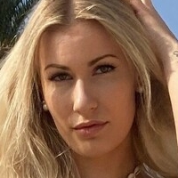 Victoria Schneider Çıplak