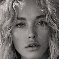 Viktoria Yarova Çıplak