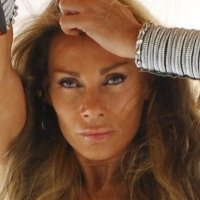 Virginia Hey Çıplak