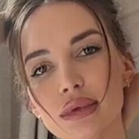 Vivien_ Çıplak
