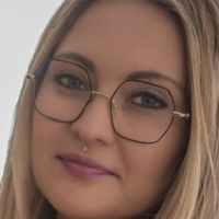 Weiß jemand wie sie heißt? Çıplak