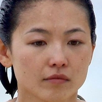 Yan Yan Chan Çıplak