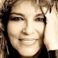 Yona Elian Çıplak