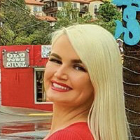 Zandra May Çıplak