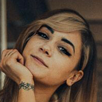 Zayuri Çıplak