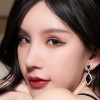 Zhou Yuxi Çıplak