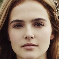 Zoey Deutch Çıplak